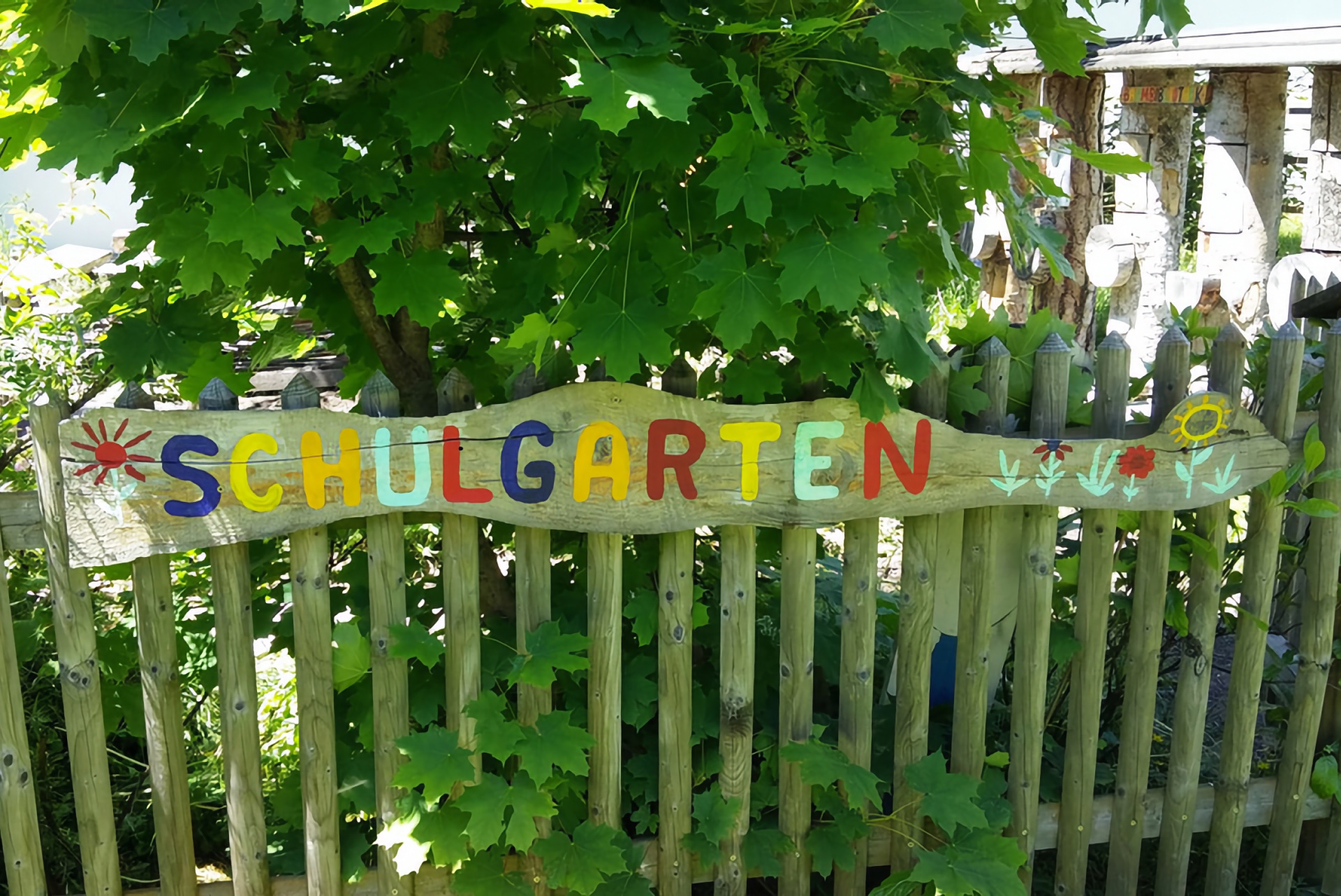 Heraus zum Frühjahrsputz auf dem Schulgelände
