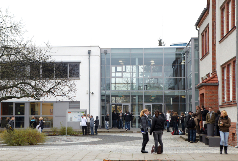Schule von aueßen