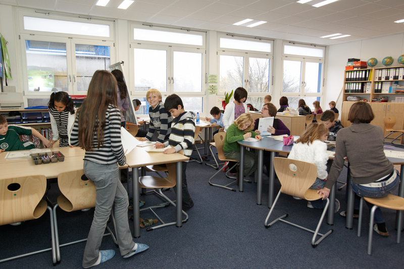 Schülerinnen und Schüler in Lerngruppen
