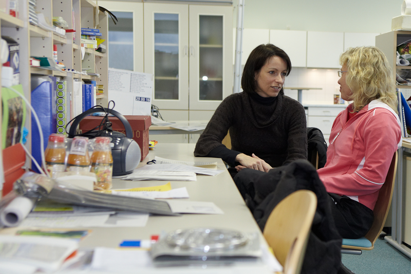 Gespräch Lehrerzimmer