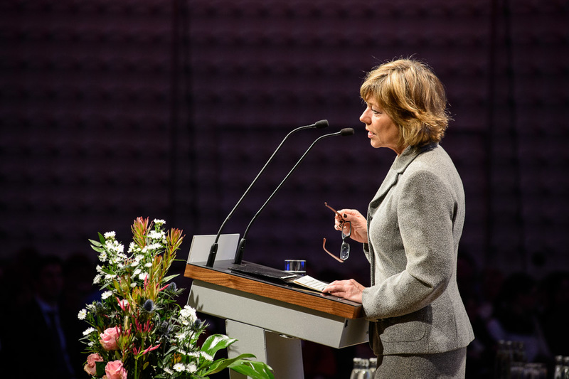 Daniela Schadt während des Vortrags
