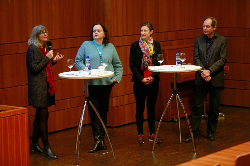 Expertengespräch auf dem Podium