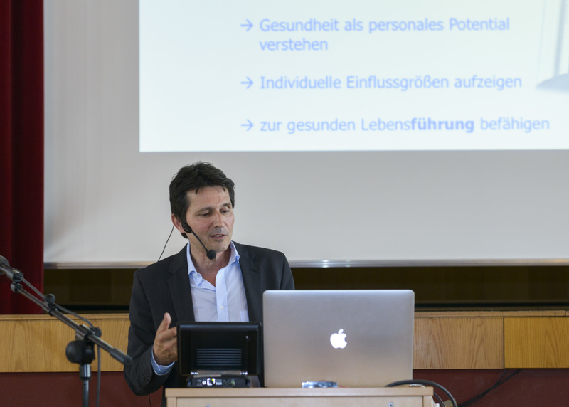 Bernd Gröben beim Vortrag