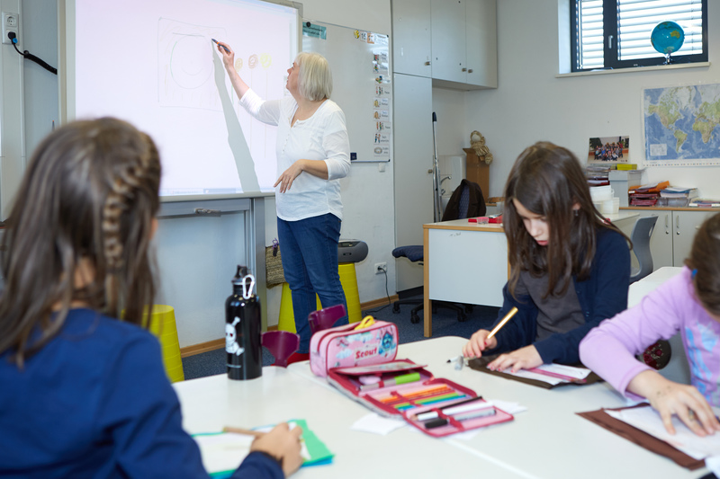 Unterricht bei Lehrerin