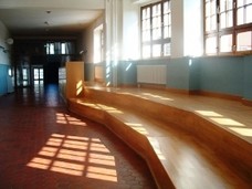 Innenaufnahme eines Schulhauses