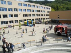 Foto des Schulgebäudes