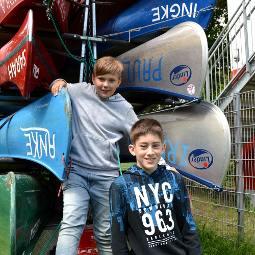 Nachwuchs-Kanuten Bennett (10) und Raphael (11)