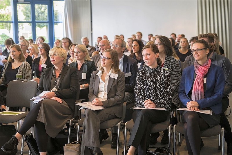 Blick ins Publikum des Bildungsdialogs