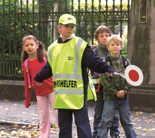 Schülerinnen, Schüler und Schülerlotse