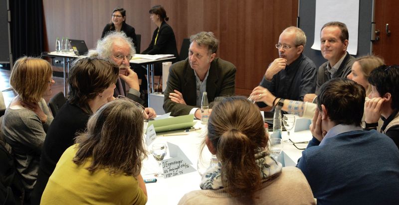 Workshop-Teilnehmer diskutieren