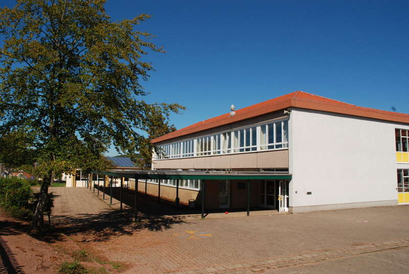 Außenansicht der Schule