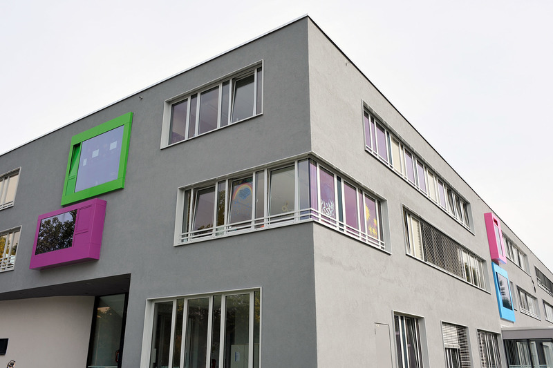 Außenansicht der Schule