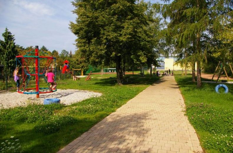 Spielplatz der Schule