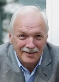 Porträtfoto Hans-Joachim Schmidt