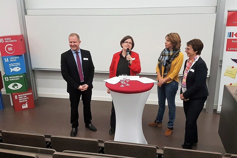 André Kolley, Claudia Maria Korte, Diana Satow und Angela Reimers auf dem Podium