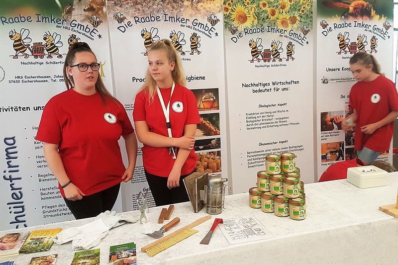 Infostand der Raabe Imker GmbE