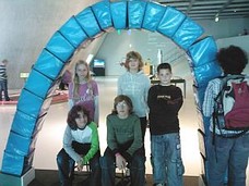 Schülerinnen und Schüler auf der Phaeno