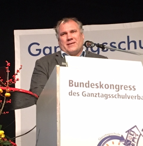 Björn Lengwenus während seines Vortrags
