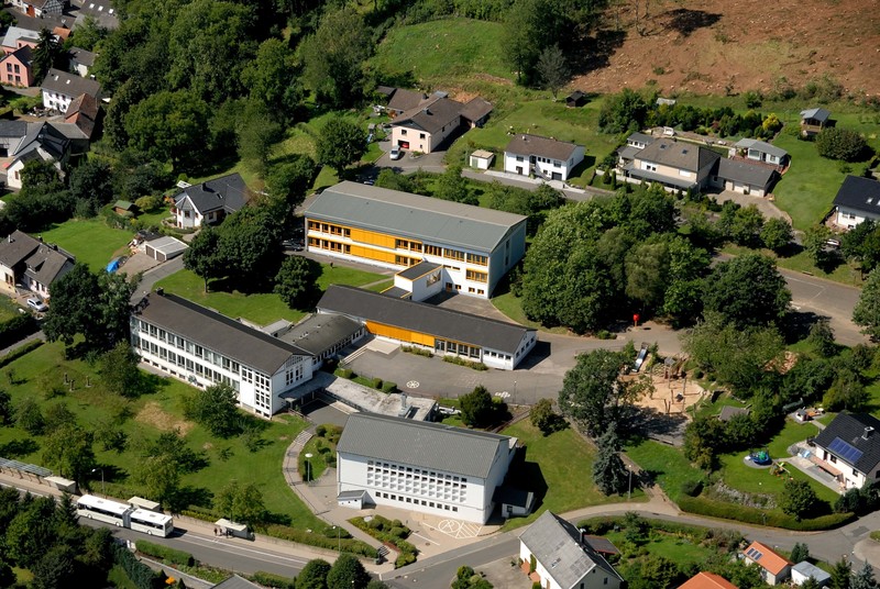 Luftbild der Grundschule Dahlem