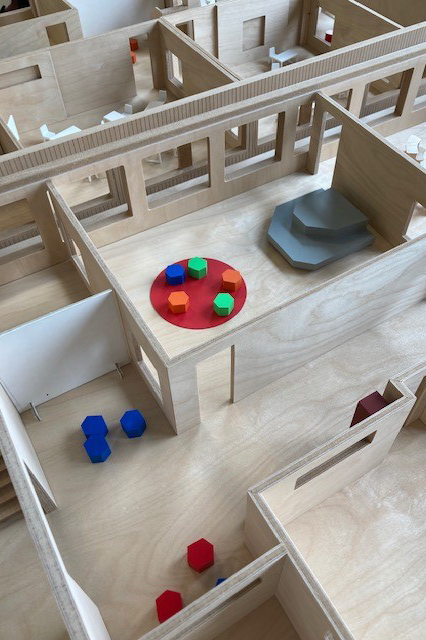 Modell Klassenhaus Möbel
