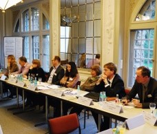 Tagungsteilnehmer im Tagungsraum