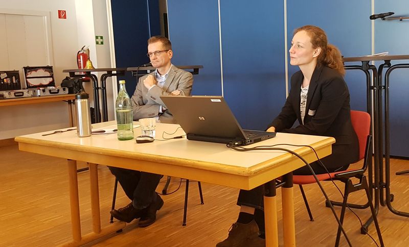 Prof. Dr. Stephan Maykus und Anneka Beck