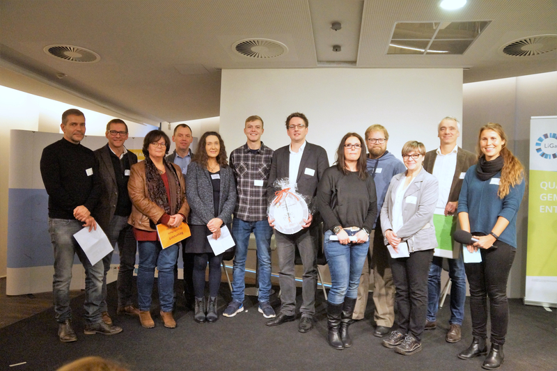Gruppenfoto von Vertretern der Referenzschulen