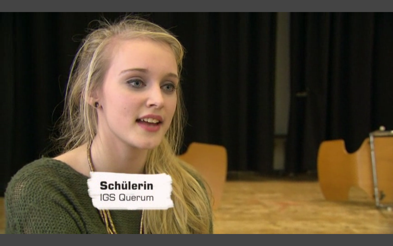 Screenshot mit erzählender Schülerin