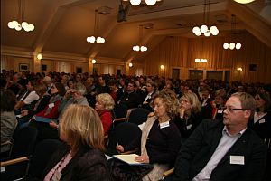 Menschen in einem Vortragssaal