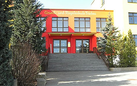 Eingang der Regionalen Schule "Georg Kresse"