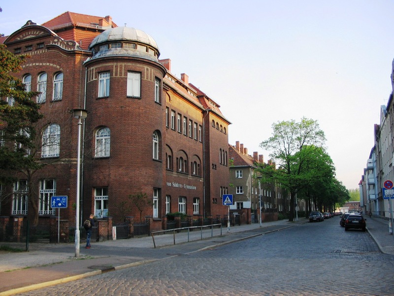 Außenansicht des Gymnasiums